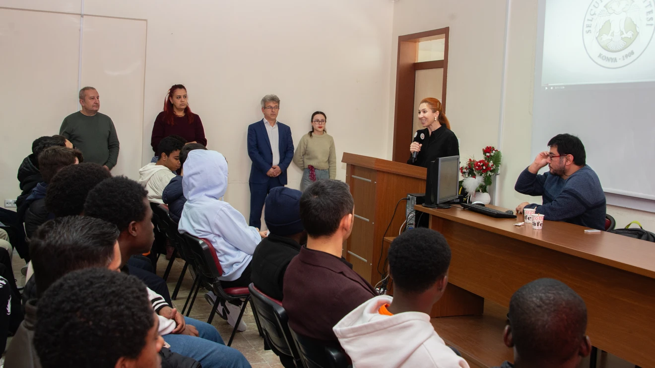 Uluslararası lise öğrencileri Selçuk Üniversitesindeydi